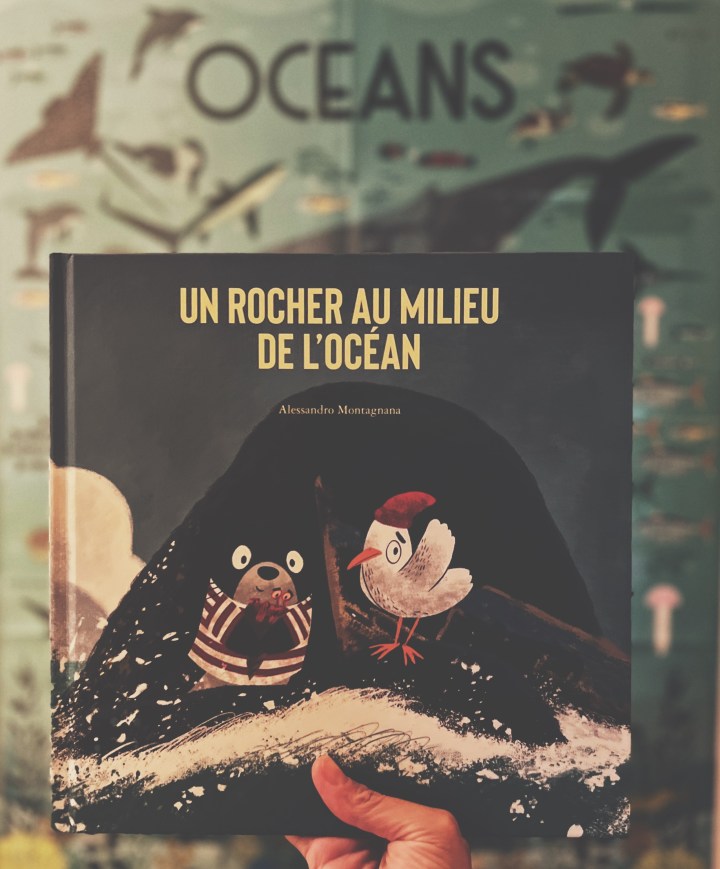 Un rocher au milieu de&nbsp;l&rsquo;océan